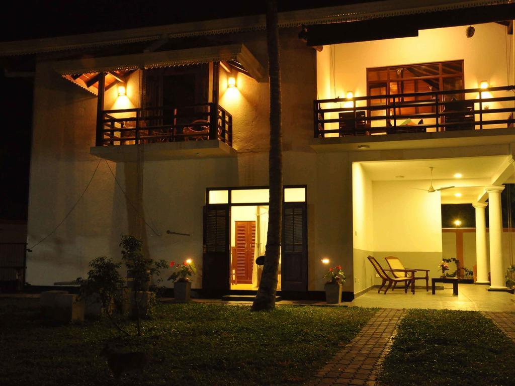Helis Place Unawatuna Bagian luar foto