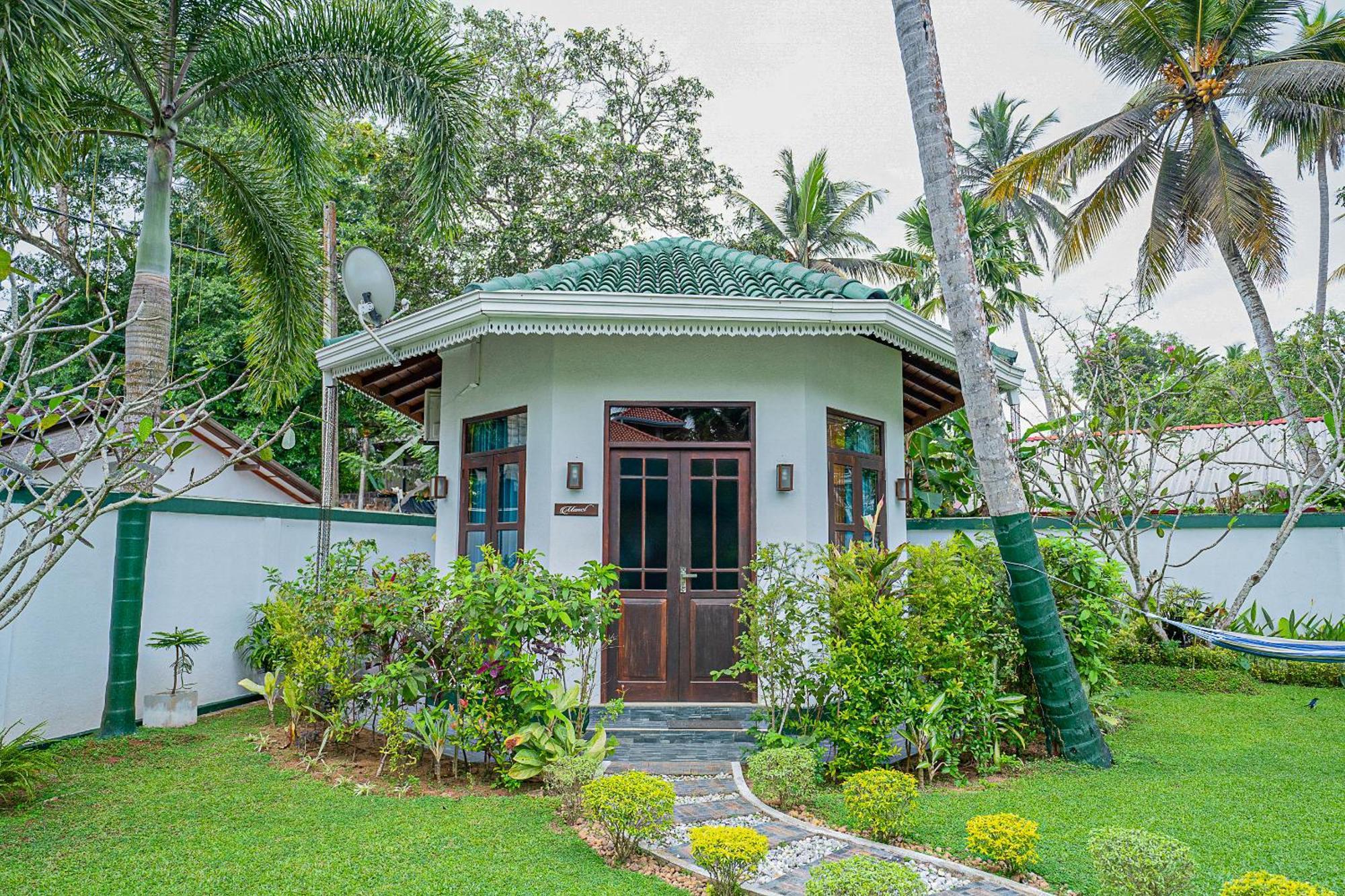 Helis Place Unawatuna Bagian luar foto
