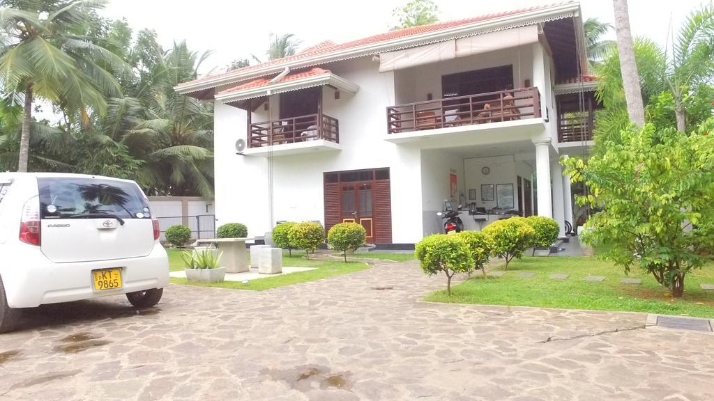 Helis Place Unawatuna Bagian luar foto