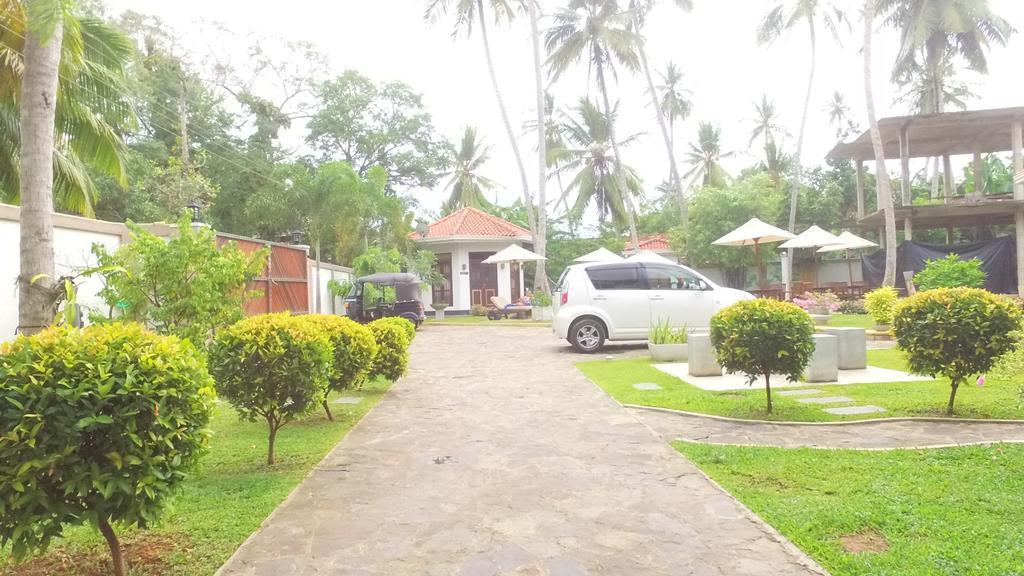 Helis Place Unawatuna Bagian luar foto